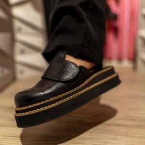 Zuecos negro velcro