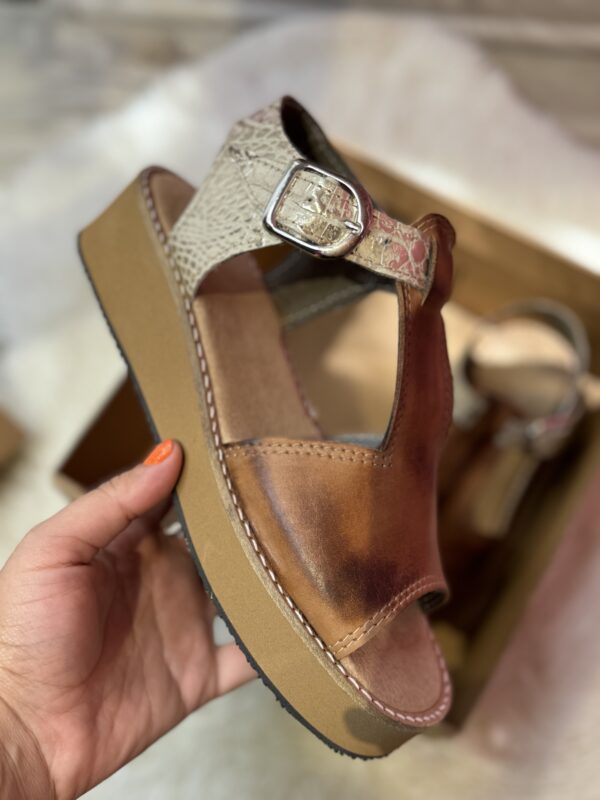 Sandalias CATU